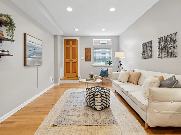 2023 Portugal St — Photo 2