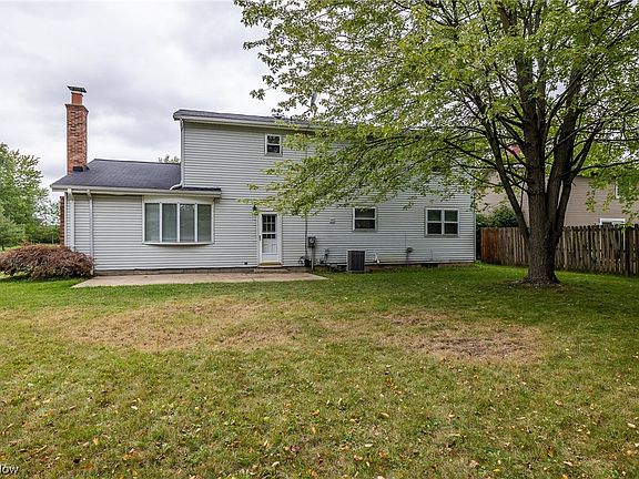3rd image of 144 Monticello Cir