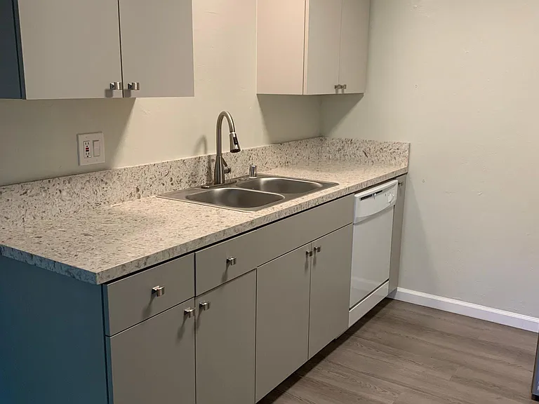 355 Bellerose Dr #2 — Photo 3