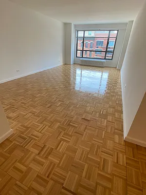 Rented by Solow Realty | media 18