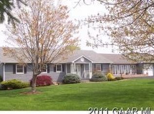 210 Hermitage Rd, Staunton, VA 24401