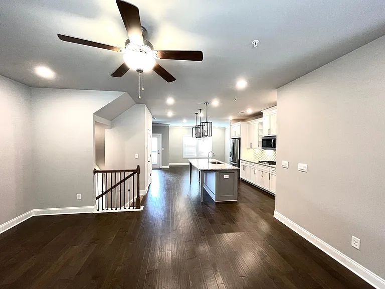 439 Lincoln St — Photo 5
