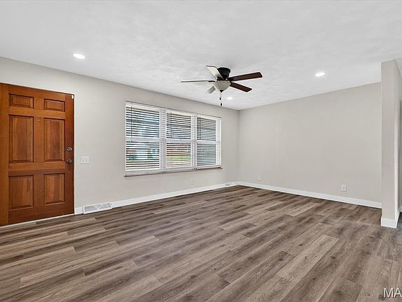 4th image of 507 W 4th St