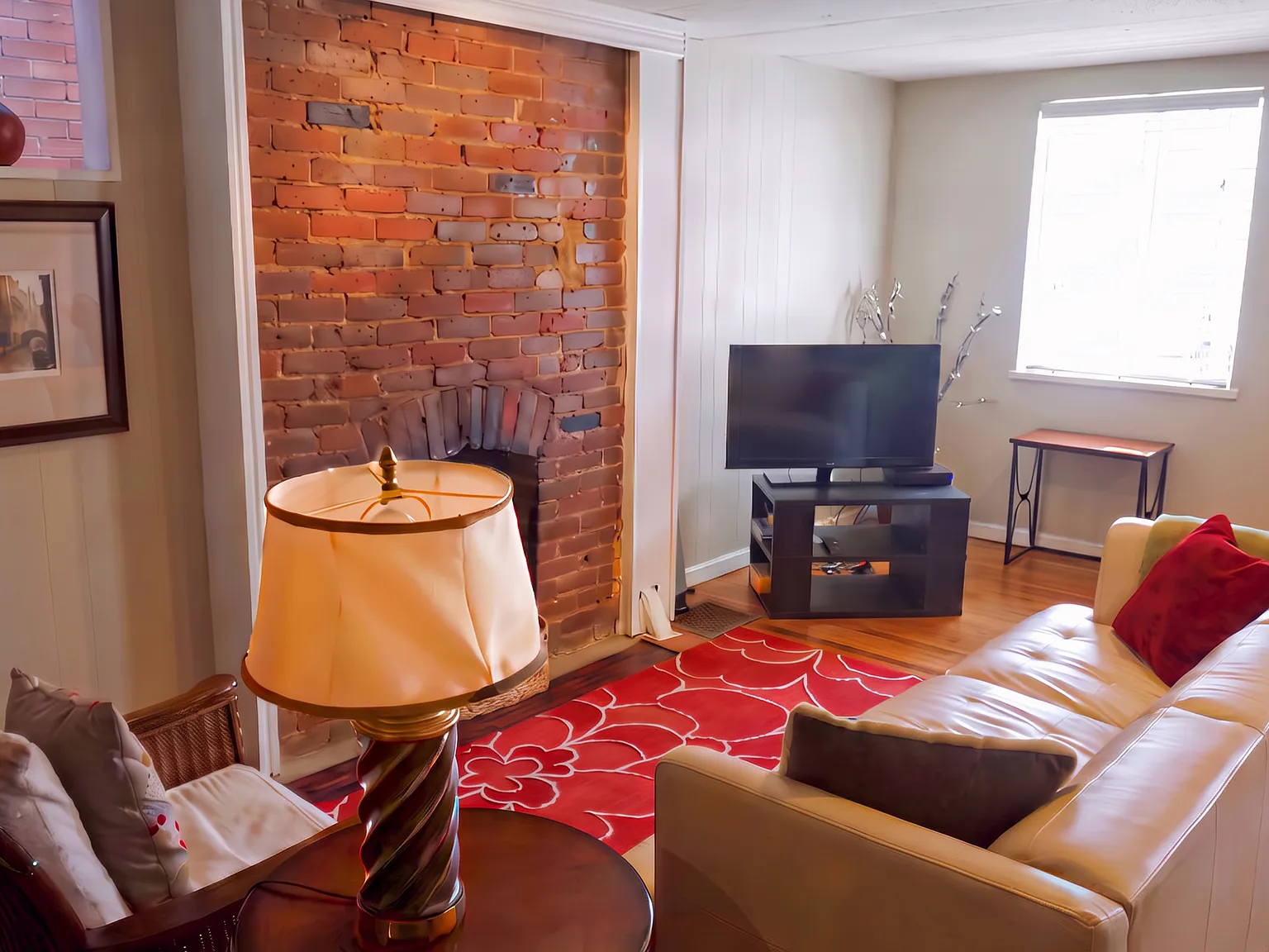 1 bed, 900 sqft, $1,690 — Photo 1