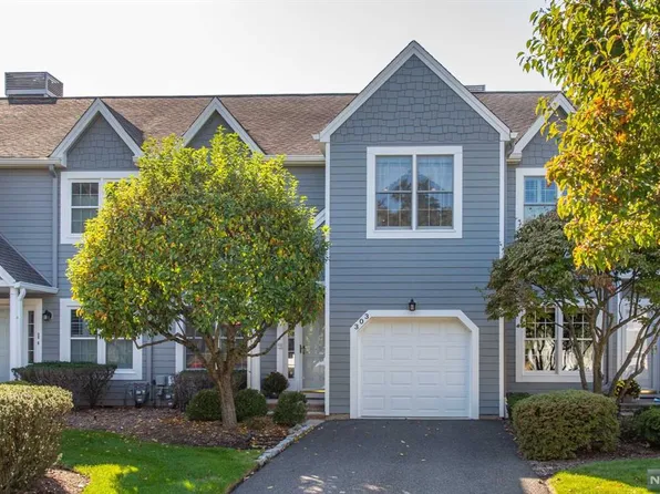 303 Barrister Ct, Wyckoff, NJ 07481