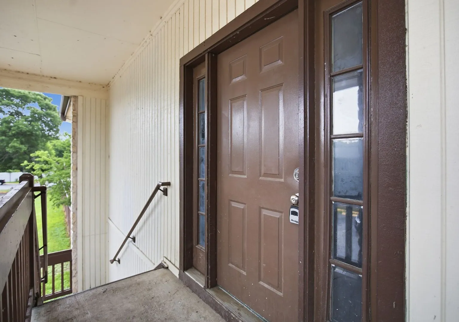 611 Carpenter Ave — Photo 3