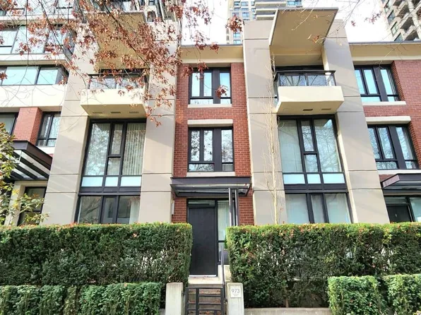 973 Mainland St, Vancouver, BC V6B 1T2