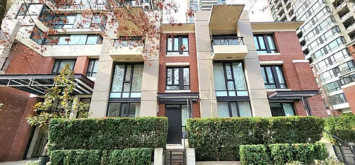 973 Mainland St Photo 1