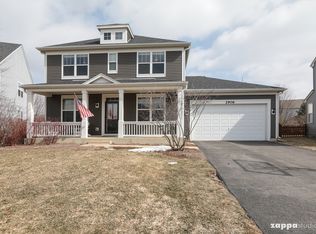 2906 Fairmont Ave, Aurora, IL 60503
