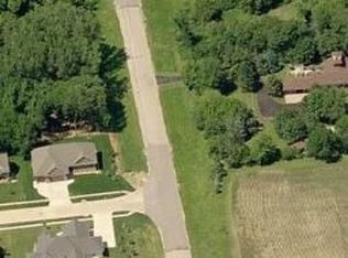 450 Wanatee Creek Cir, Marion, IA 52302