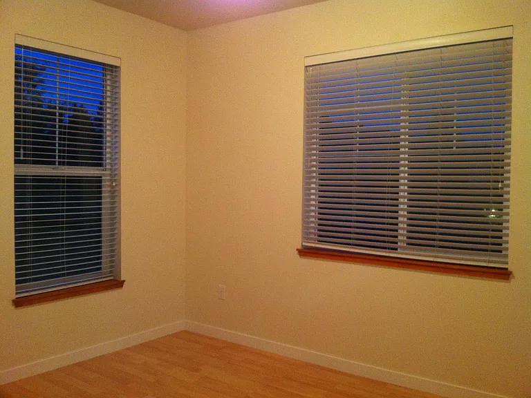 735 SW Dillan Dr — Photo 4