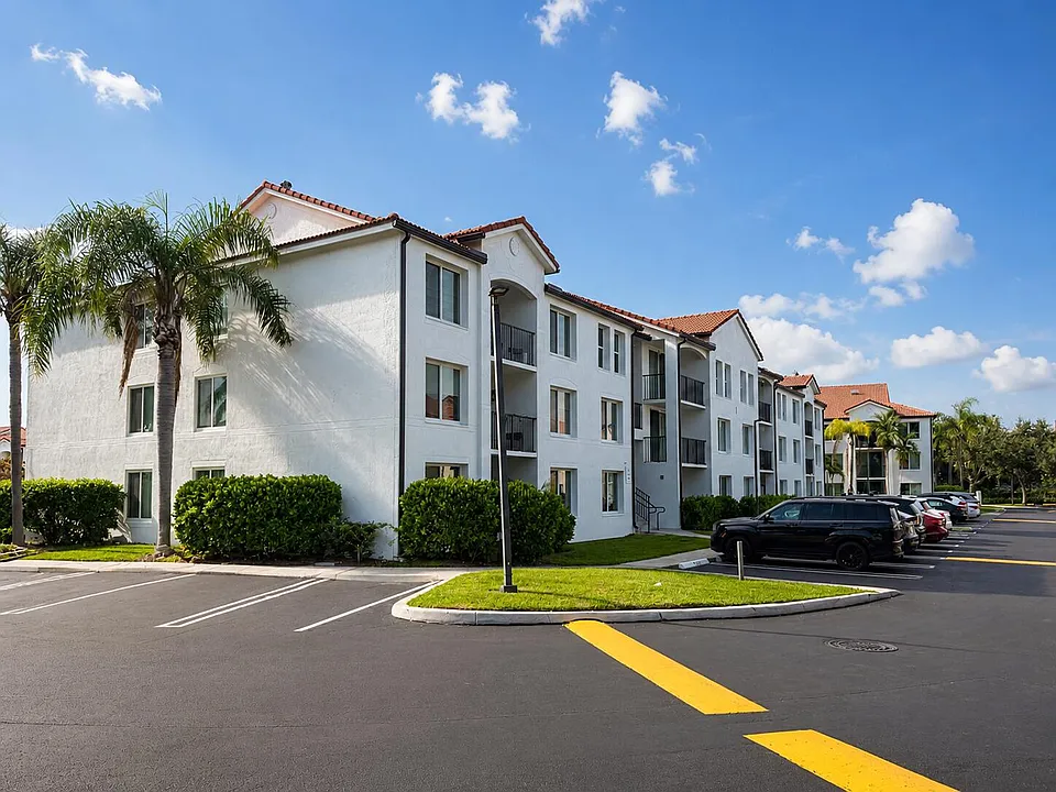 106 Villa Cir #106