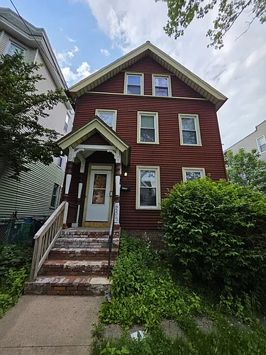 253 W Ivy St Photo 1