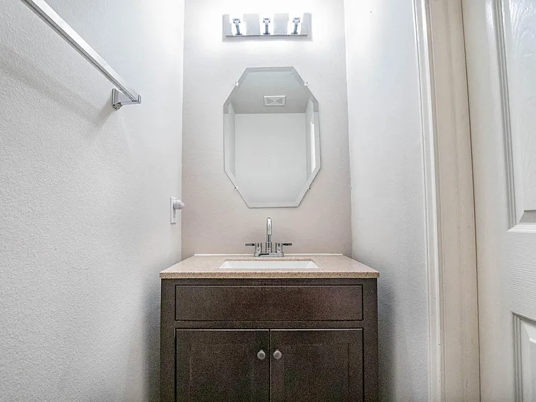 2710 Falcon Knoll Ln — Photo 25
