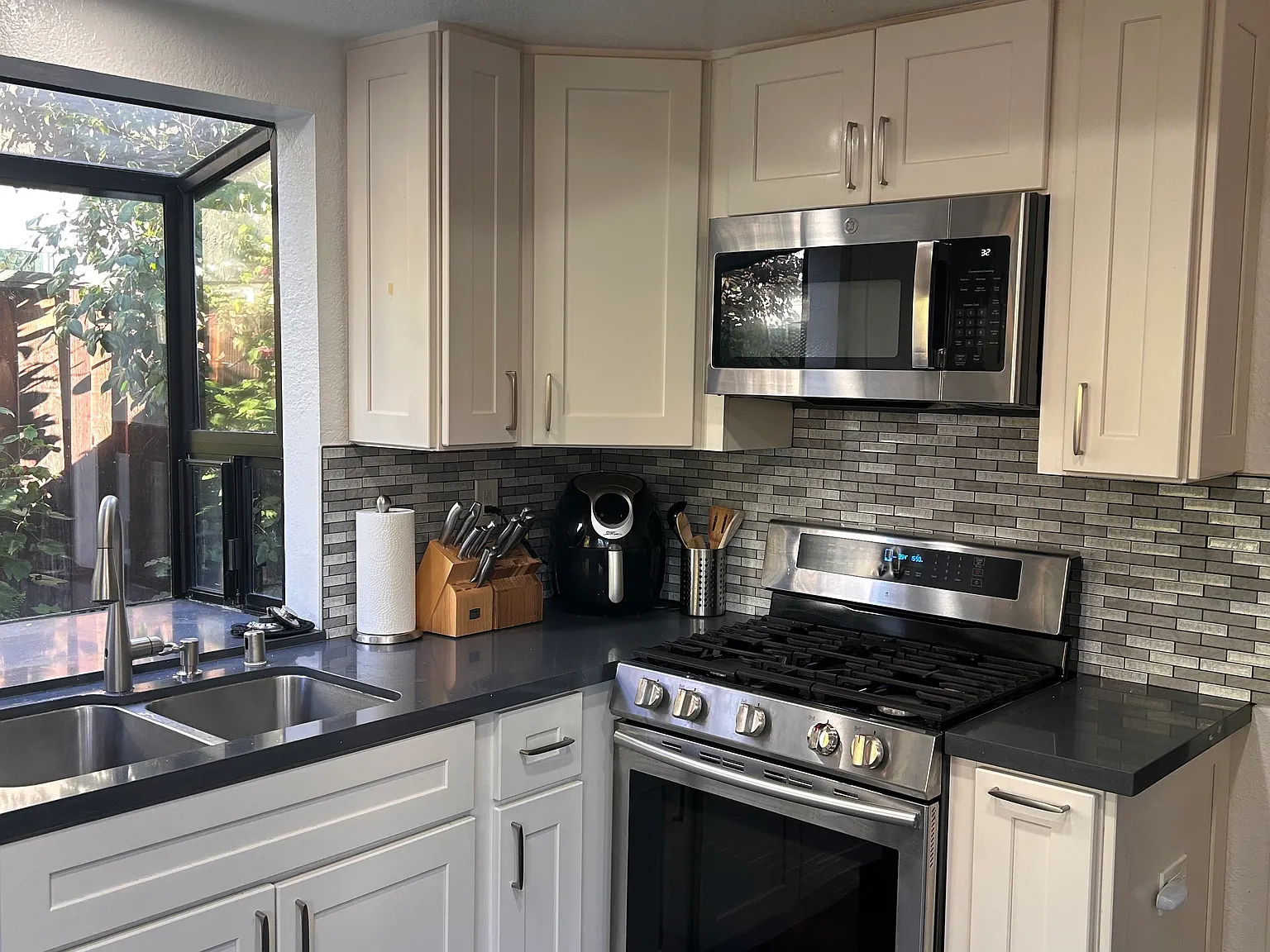 165 Bridgeside Cir — Photo 1