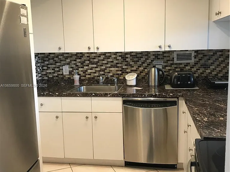 3505 S Ocean Dr #1403 — Photo 2