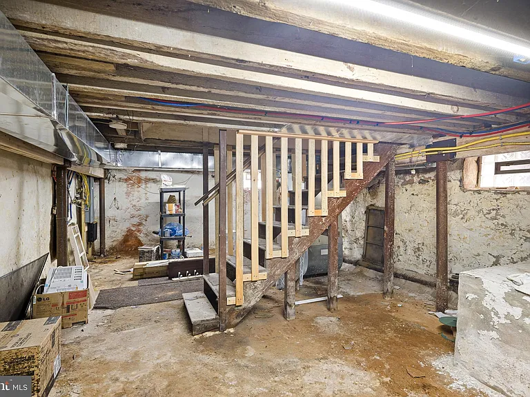 146 W 1st Ave — Photo 13