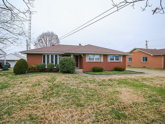 3rd image of 521 W Byers Ave