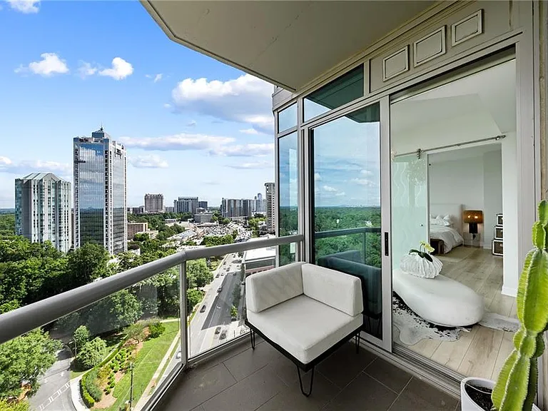 2795 Peachtree Rd NE #1701 — Photo 24