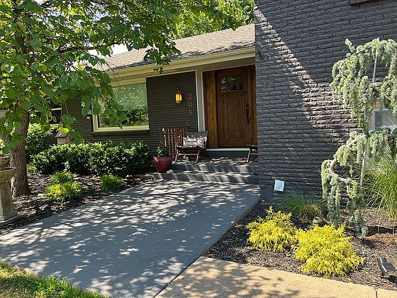3rd image of 208 W 115th St