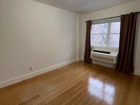 5th image of 25-87 37th St #2BB