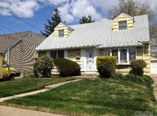 185 Martens Ave, Valley Stream, NY 11580