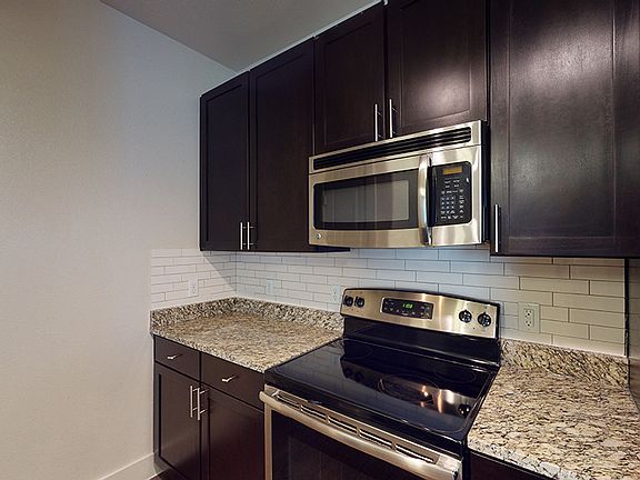 2nd image of 3210 Esperanza Xing #1-1054