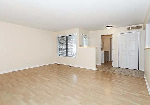 5th image of 978 Glastonbury Ln