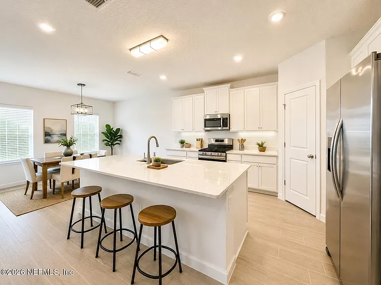 4033 Haydon Burns Pl — Photo 4