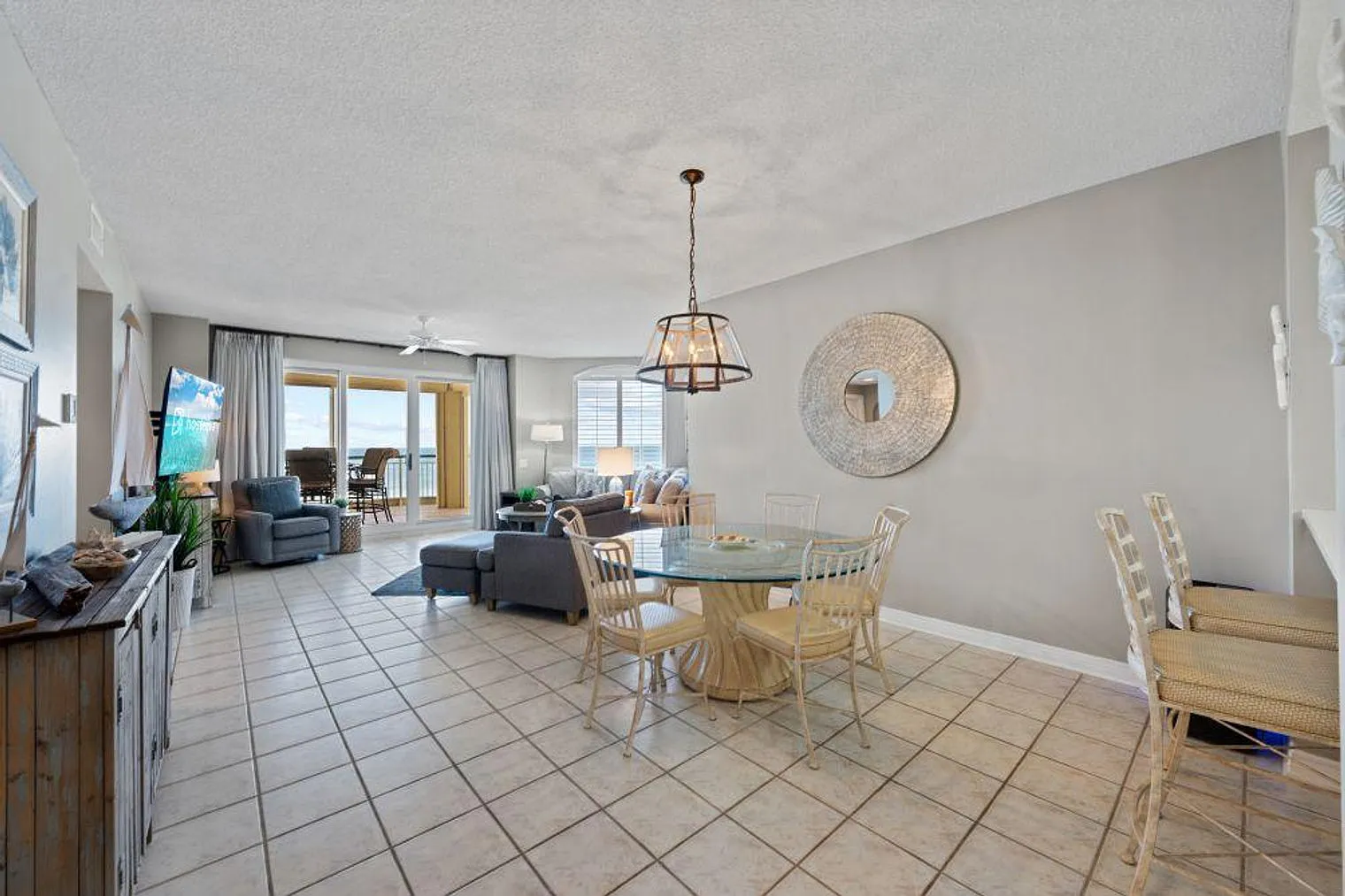 2 bed, 2.0 bath, 1496 sqft, $5,700 — Photo 2