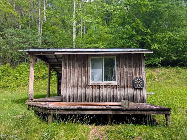 179 Little Beechy Ridge Rd, Indore, WV 25111