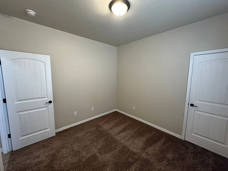 1815 Amber Dr — Photo 16