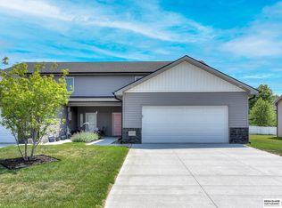 23253 Kelsey Ln, Waterloo, NE 68069