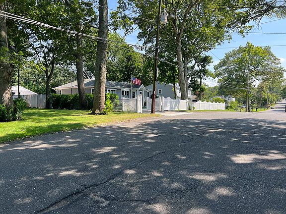 4th image of 9 Rosemary Ln