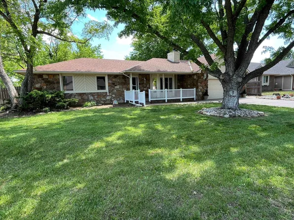 1431 E Cresthill Rd, Derby, KS 67037