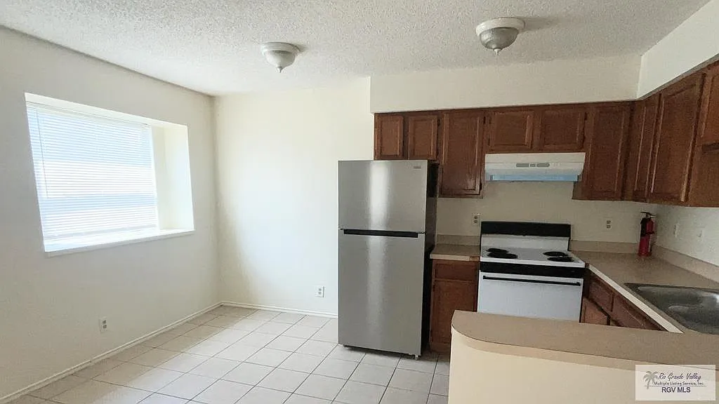 2 bed, 1.0 bath, 900 sqft, $650 — Photo 4