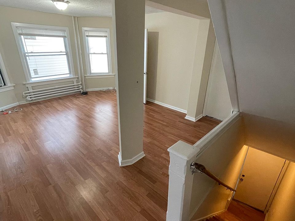 1st image of 72 Robertson Ave #2