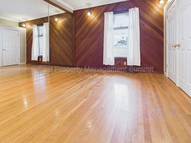 402 N Market St #A1 — Photo 5