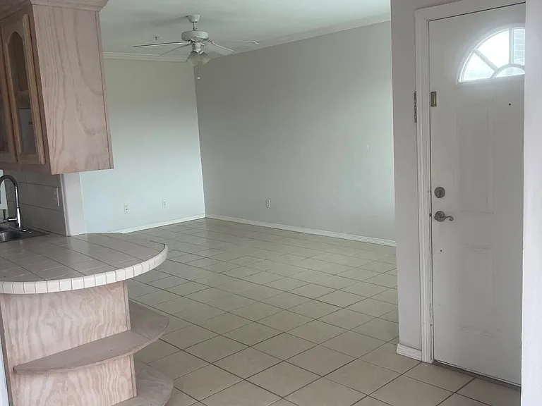 800 W Hall Acres Rd #9 — Photo 16