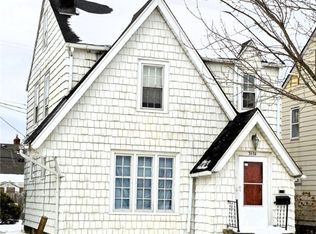 3634 Pennington Rd, Shaker Heights, OH 44120