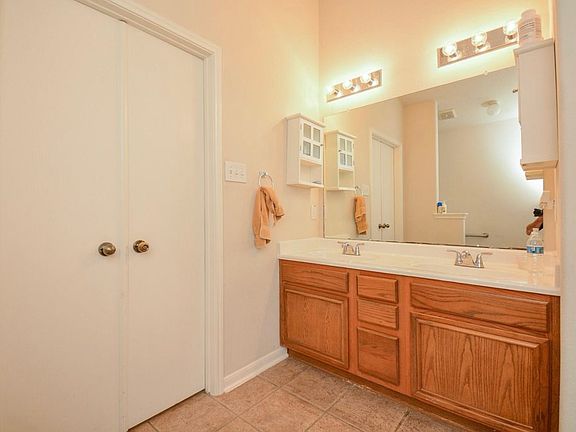 3rd image of 2908 Gladespring Ln