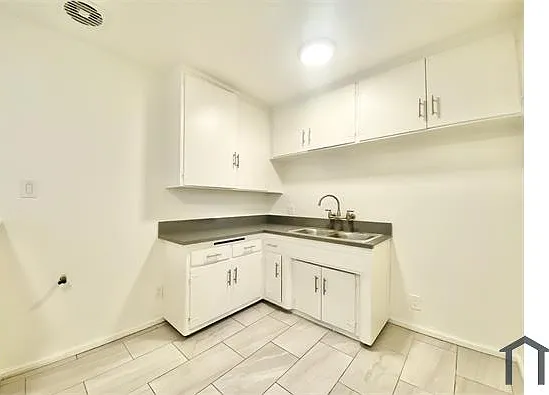 2111 W Florence Ave #4 — Photo 5