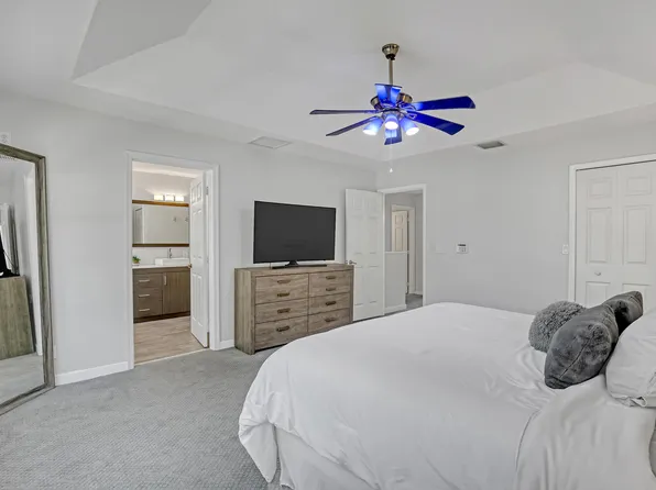 8066 Murano Circle, Palm Beach Gardens, FL 33418