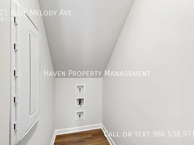 121 Blue Melody Ave — Photo 14