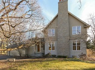 145 E County Line Rd, Barrington, IL 60010