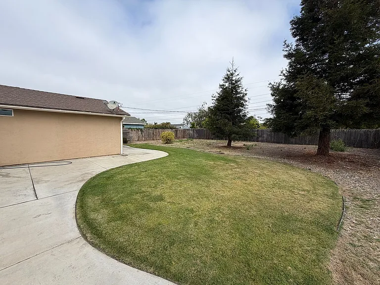 465 Stansbury Dr — Photo 13
