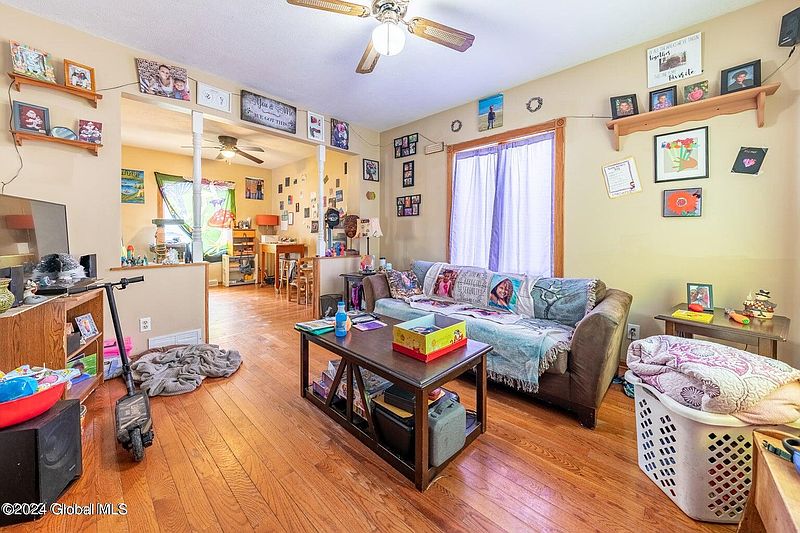 4th image of 29 Underwood Avenue
