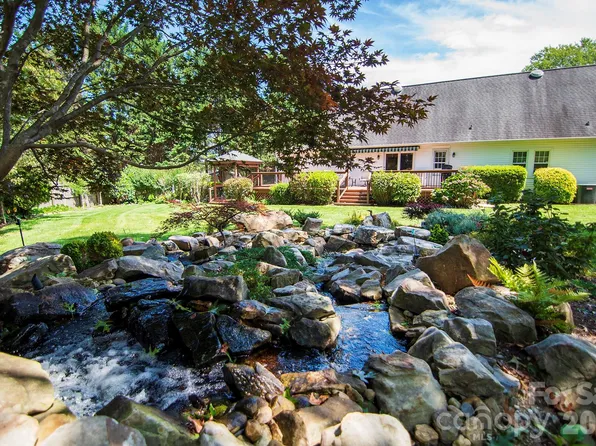 132 Serenity Cir, Hendersonville, NC 28792