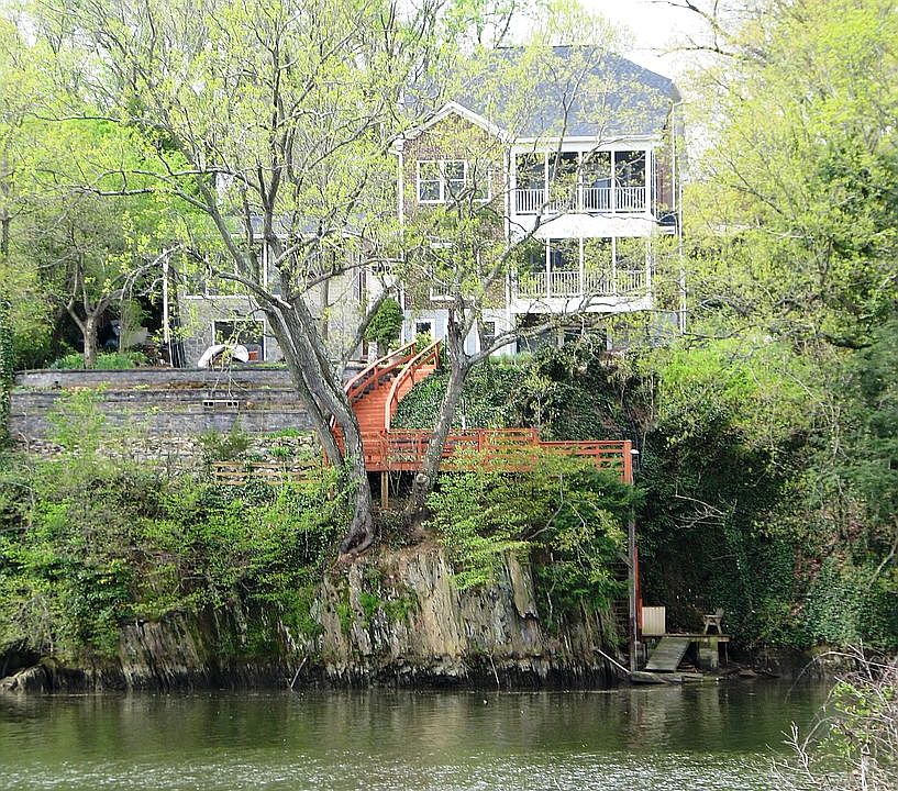 2nd image of 1106 Swan Point Rd