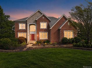 1968 Scenic Dr, Milford, MI 48380